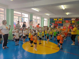 Флешмобом «Здоровое питание — основа воспитания»! Флешмобом «Здоровое питание — основа воспитания»!.